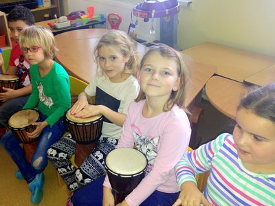 RYTMICKÉ BUBNOVÁNÍ...