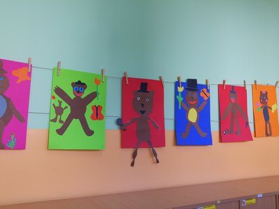 MEDVĚDI Z PAPÍRU...