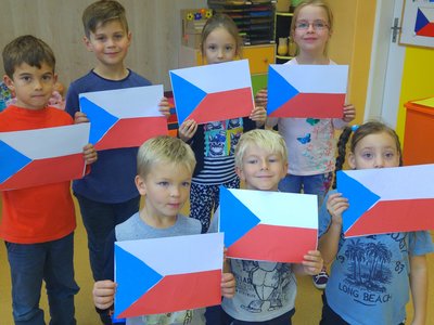 NAŠE STÁTNÍ VLAJKA...