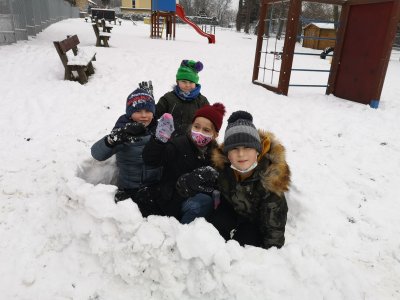 Stavíme iglú a  zimní stromy...