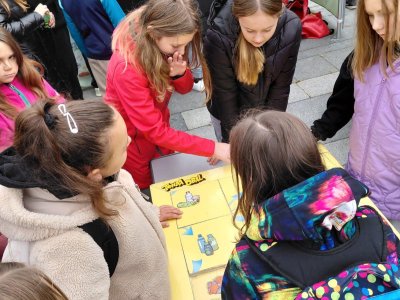 Osvěta  - třídění odpadů na náměstí v Litvínově